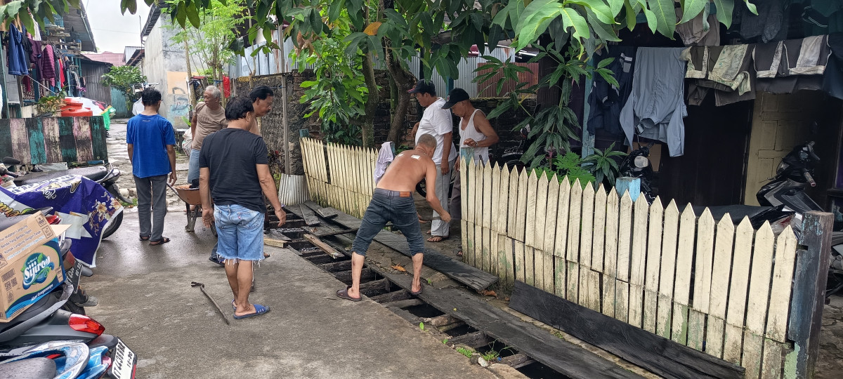 Kerja bakti RT 28