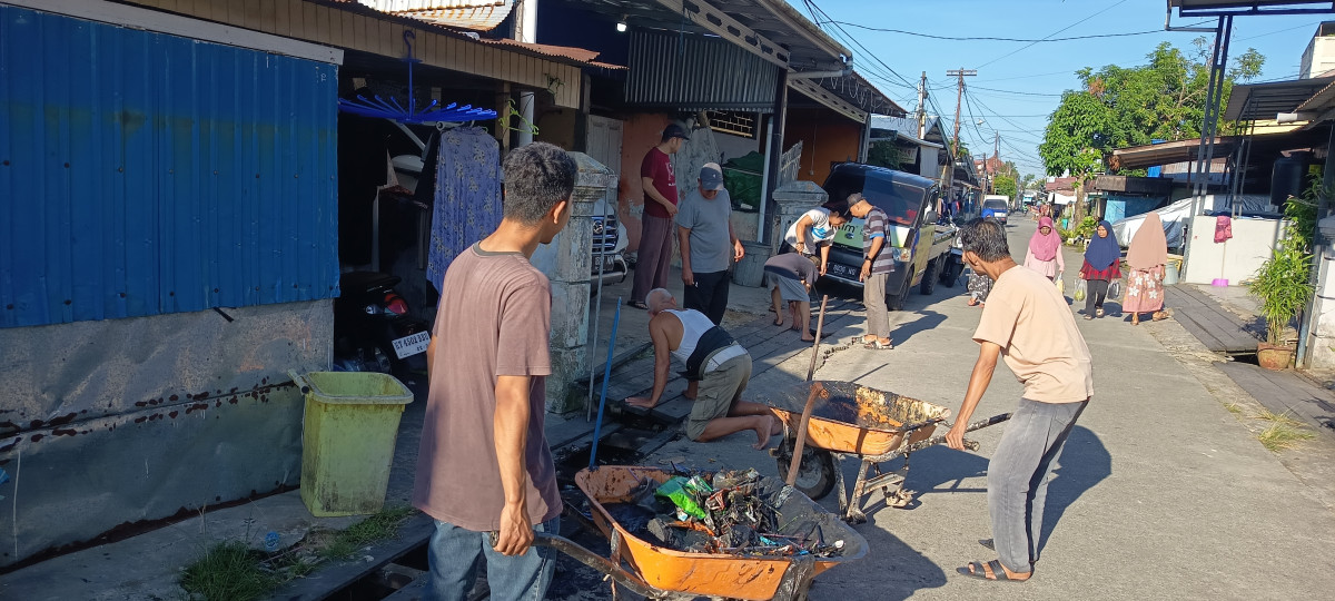 Kerja bakti RT 28