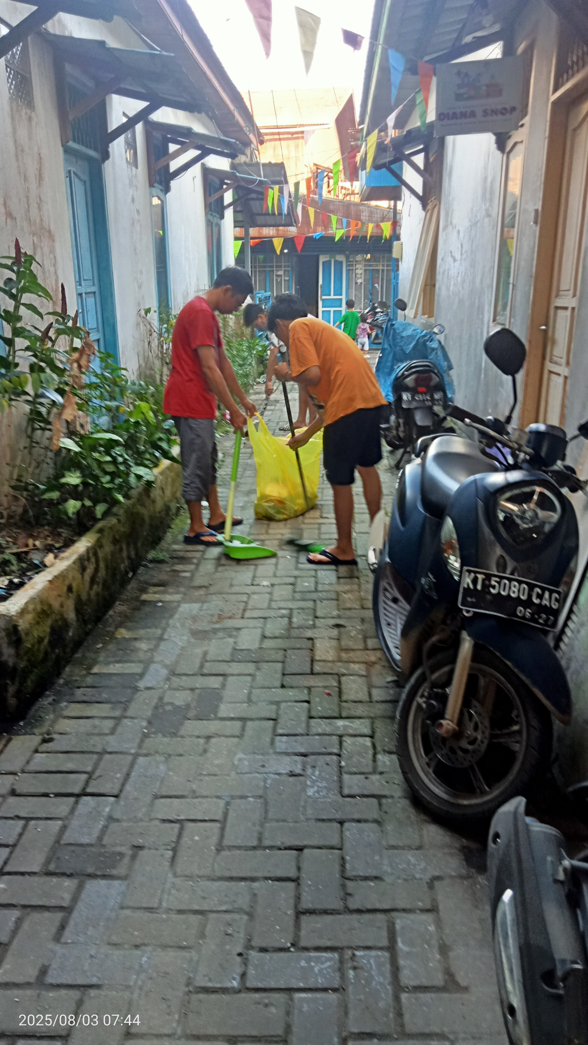 Gotong royong kerja bakti