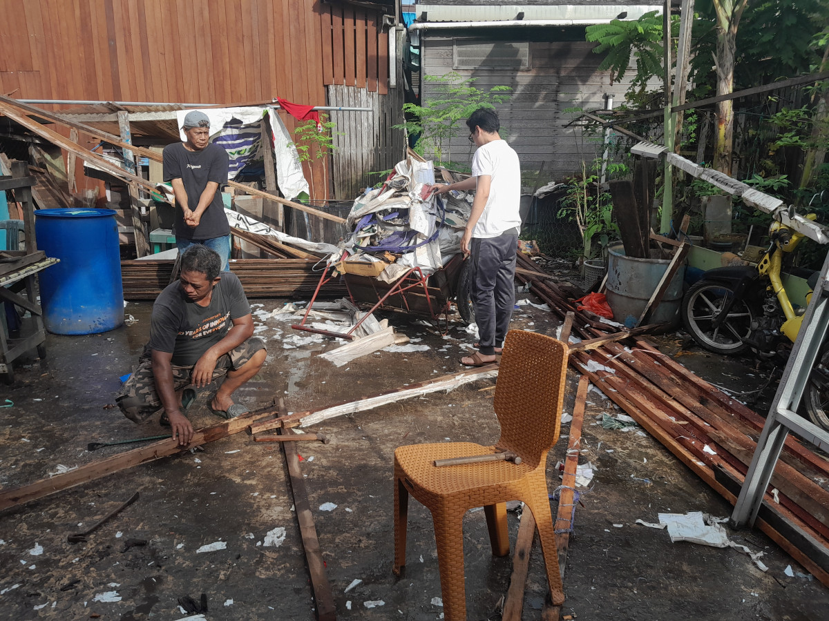 Gotong royong kerja bakti gladi bersih maulid nabi