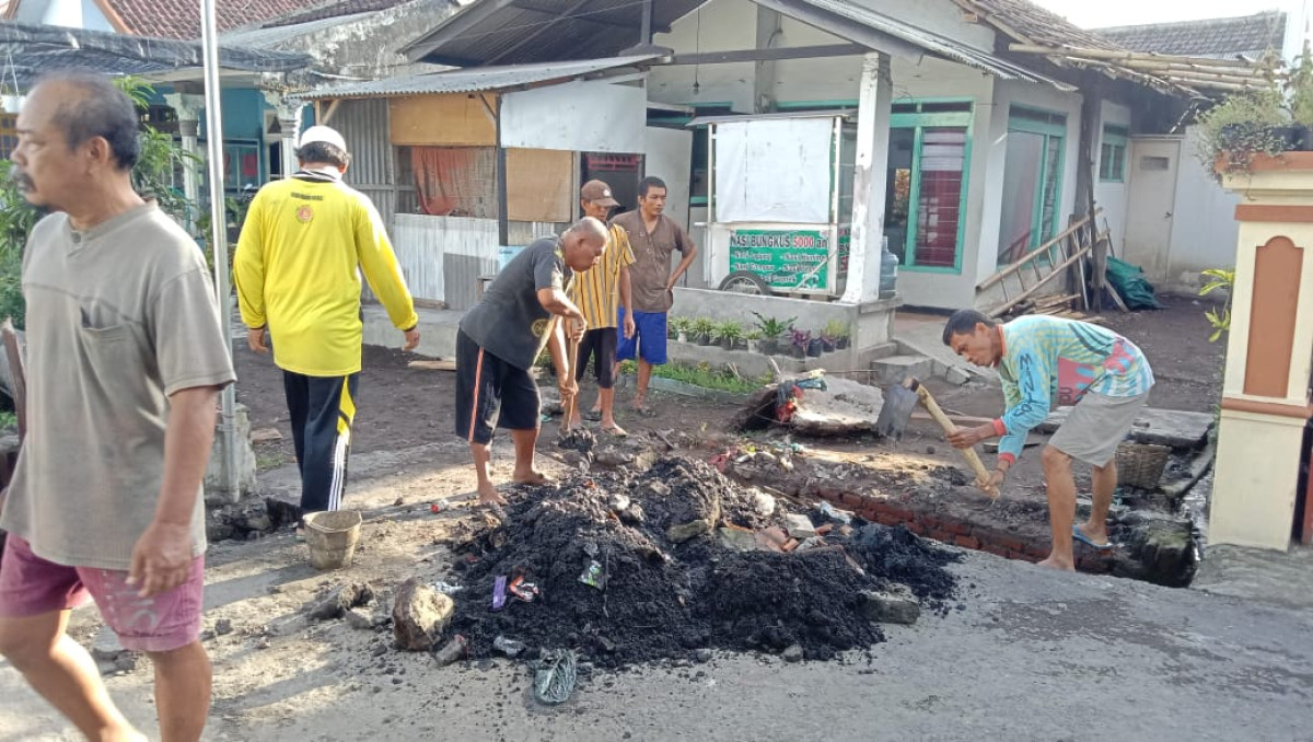 Kerja Bakti Gotong Royong