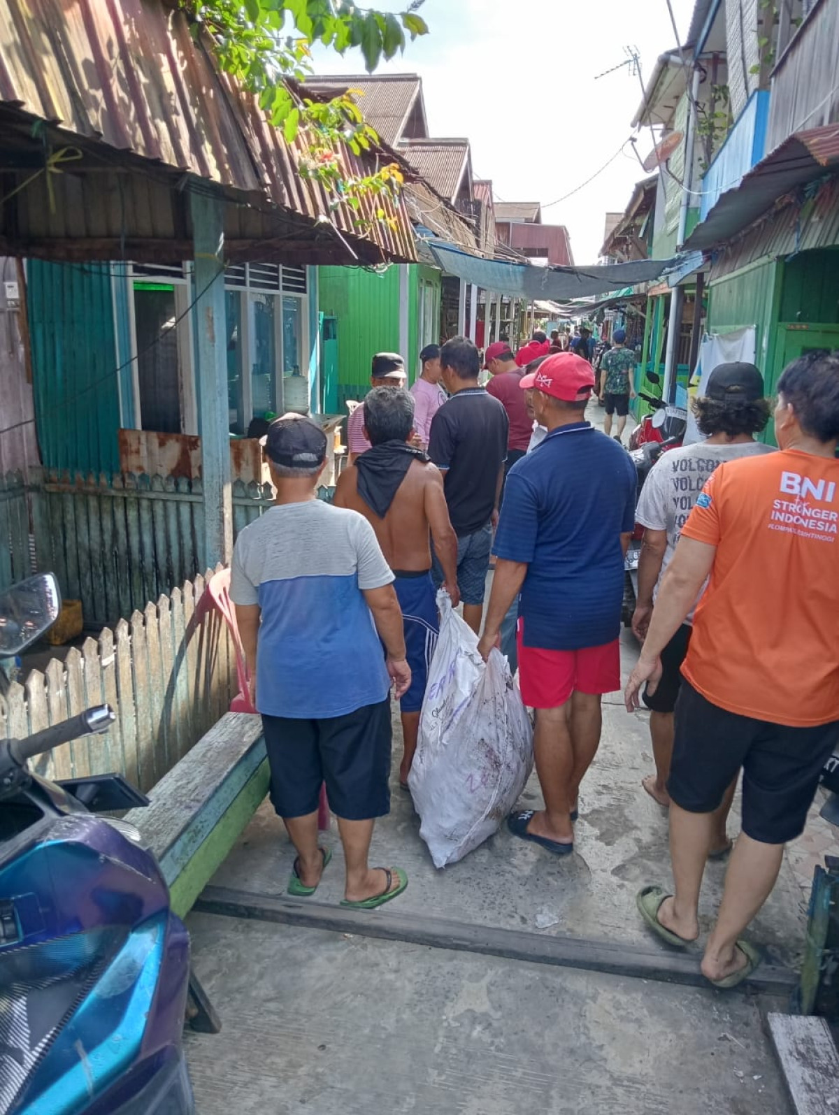 Kerja bakti. Gg masjid blok D