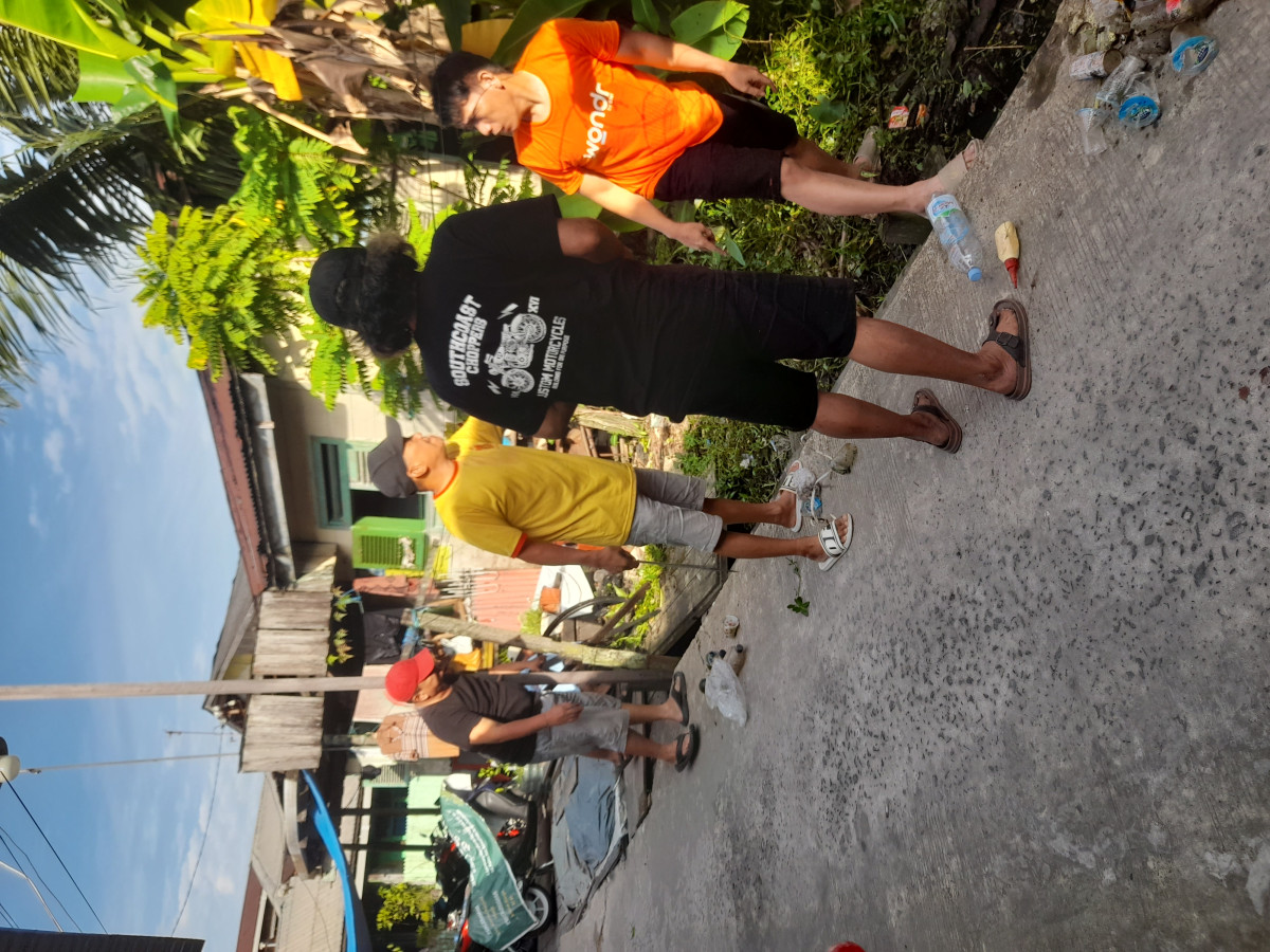 Kerja bakti bersih-bersih