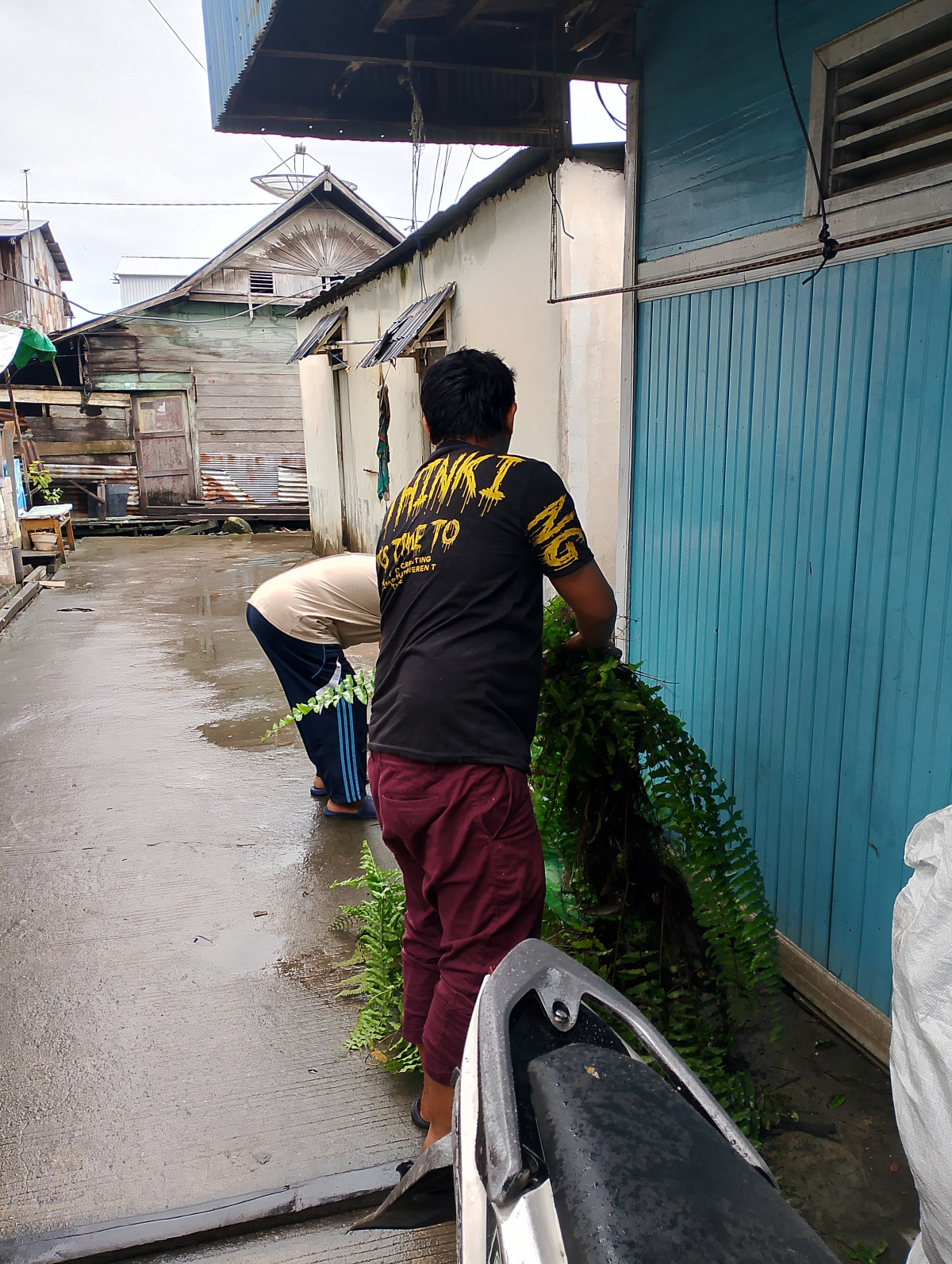 Kerja bakti rutin bulanan