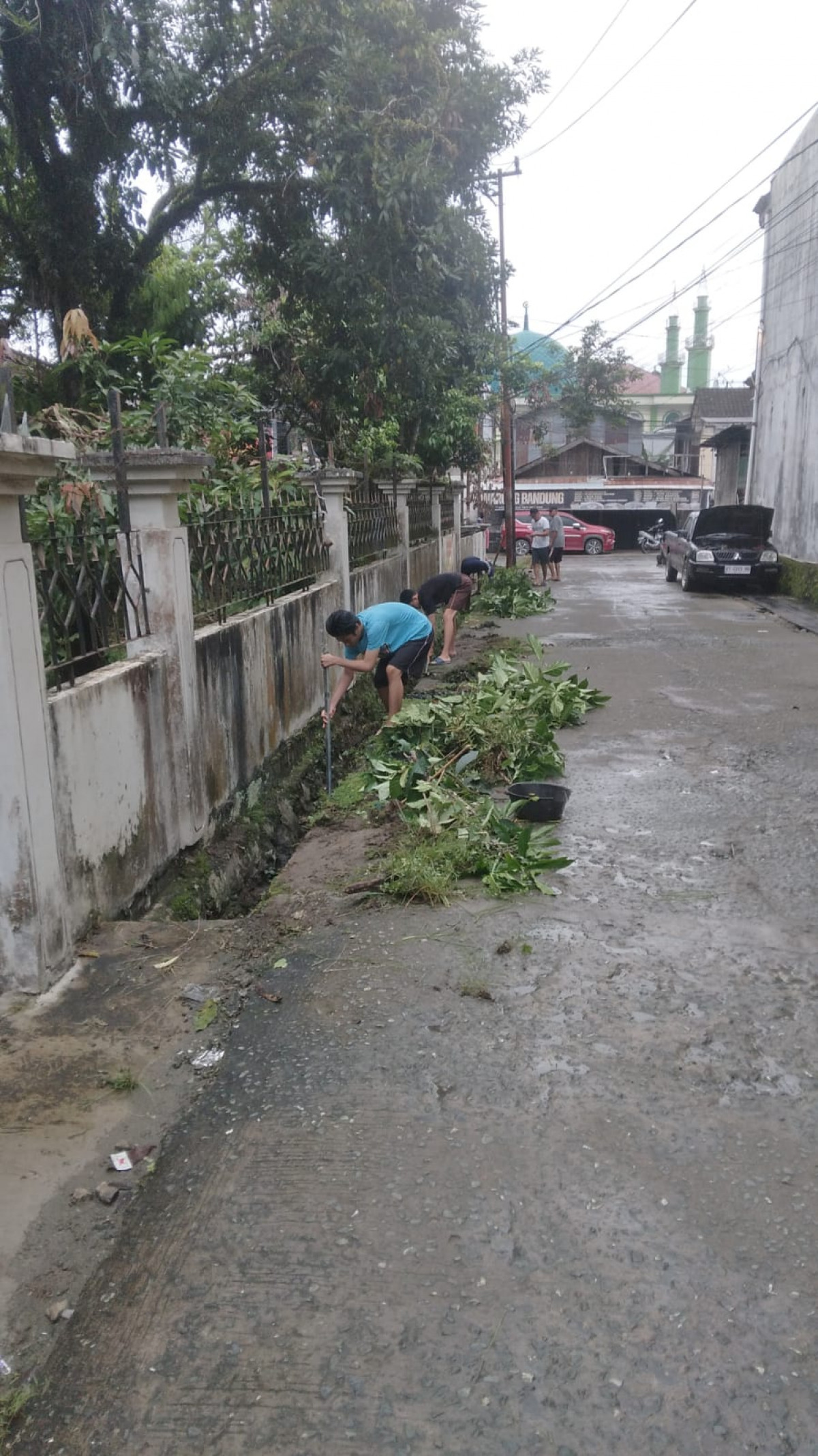 Gotong royong Jl. Pramuka 1 dan 2a
