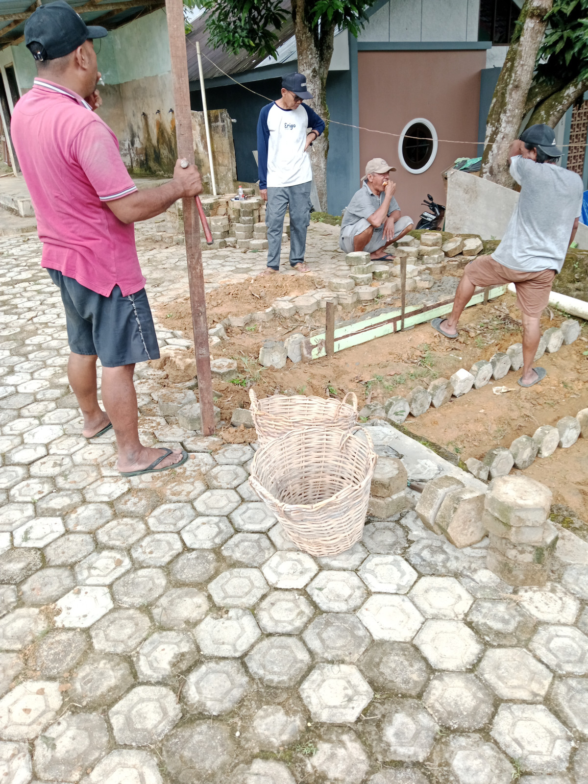 Gotong royong pertama bulan maret