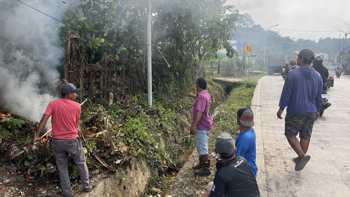 Kerja Bakti Pembersihan POS KAMLING RT. 06