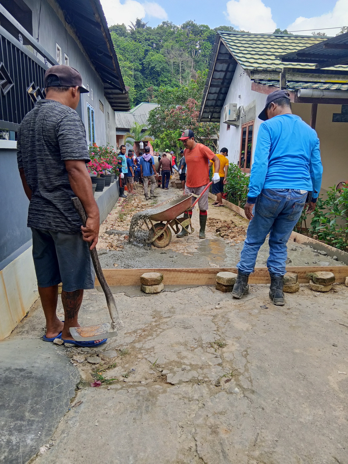 Gotong royong semenisasi gang
