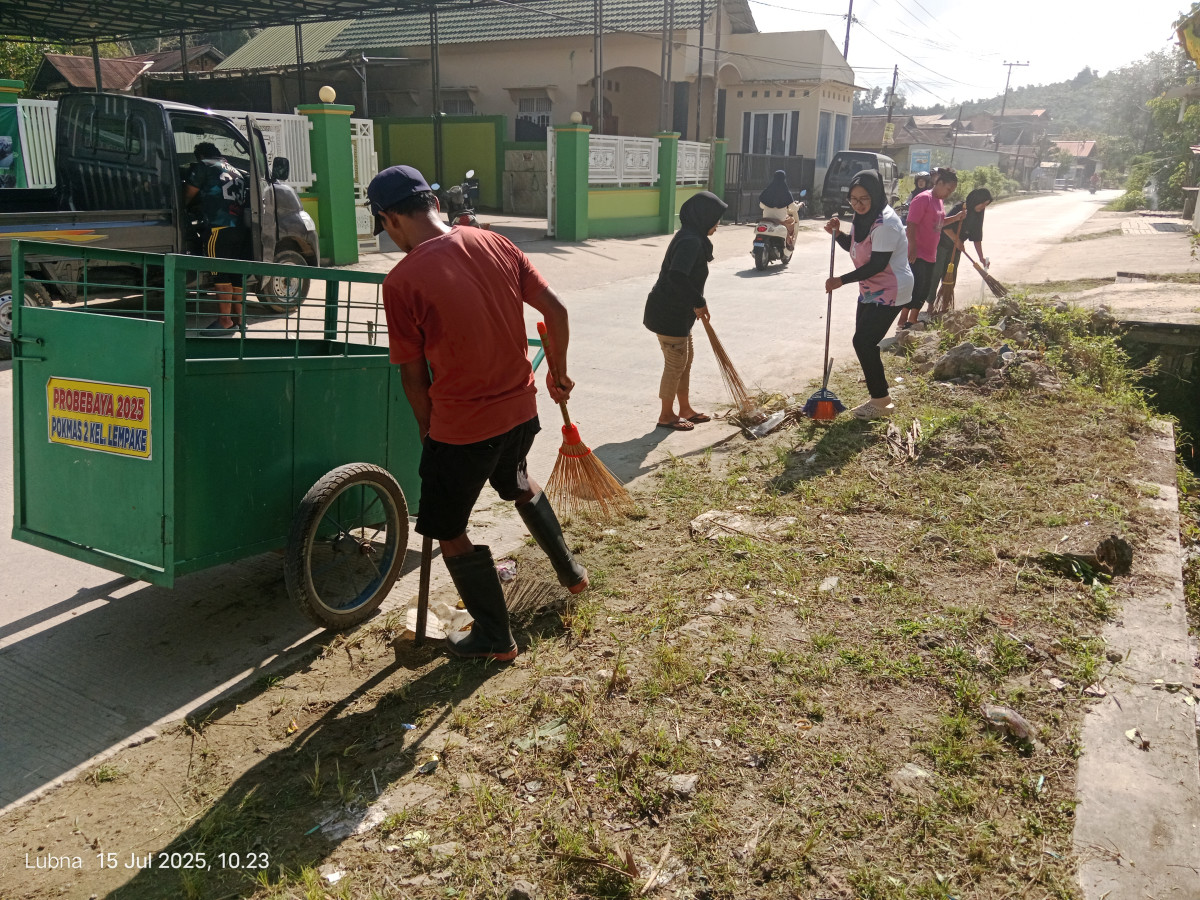 gotong royong warga