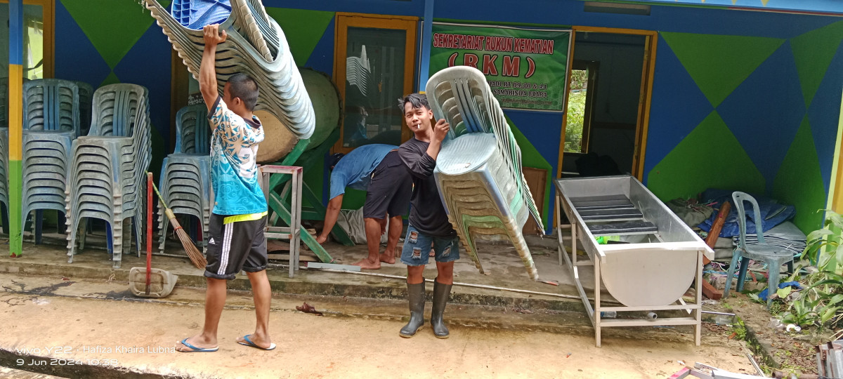 Gotong Royong Karang Taruna Pemuda Harapan
