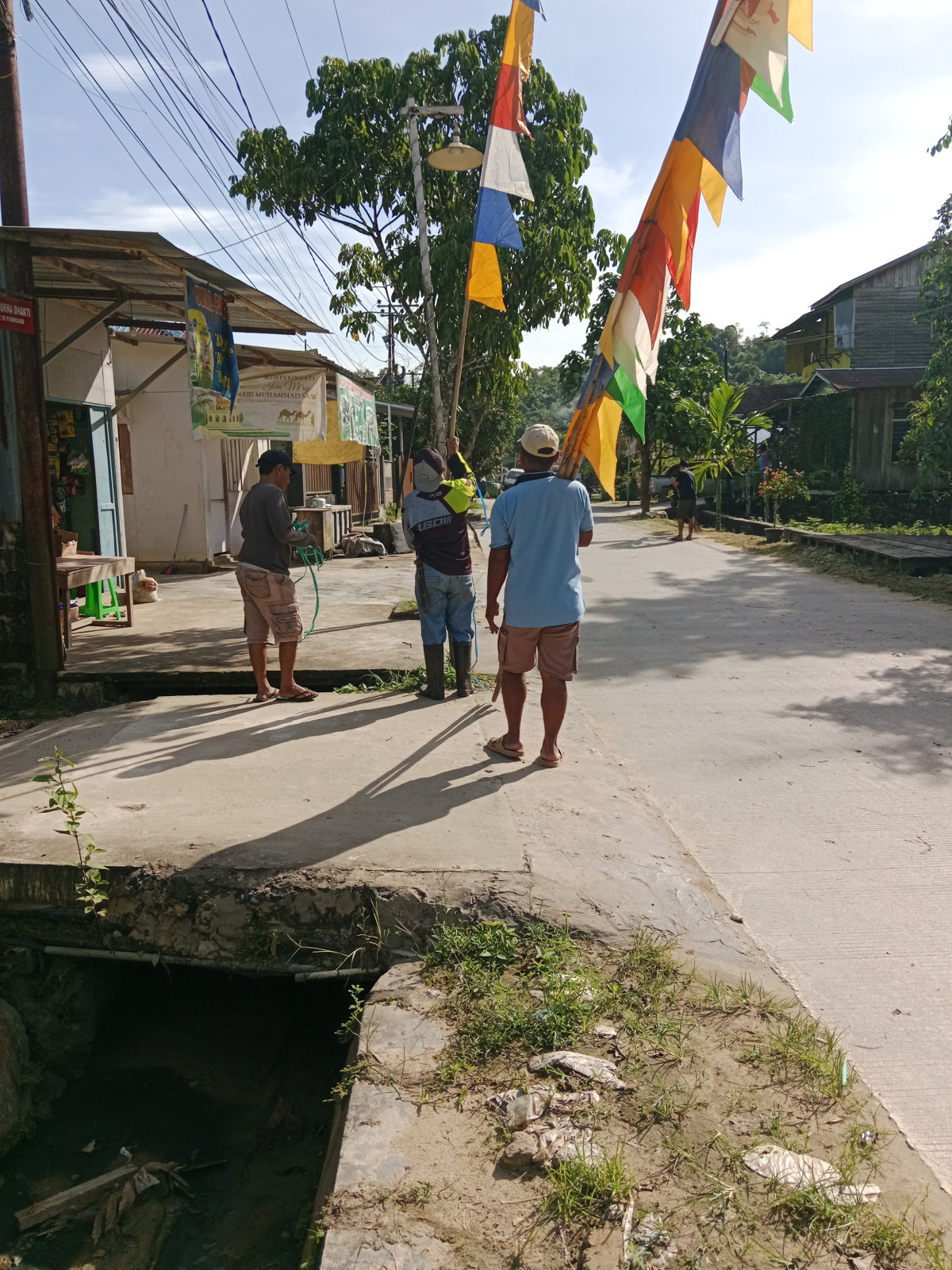 Gotong royong warga