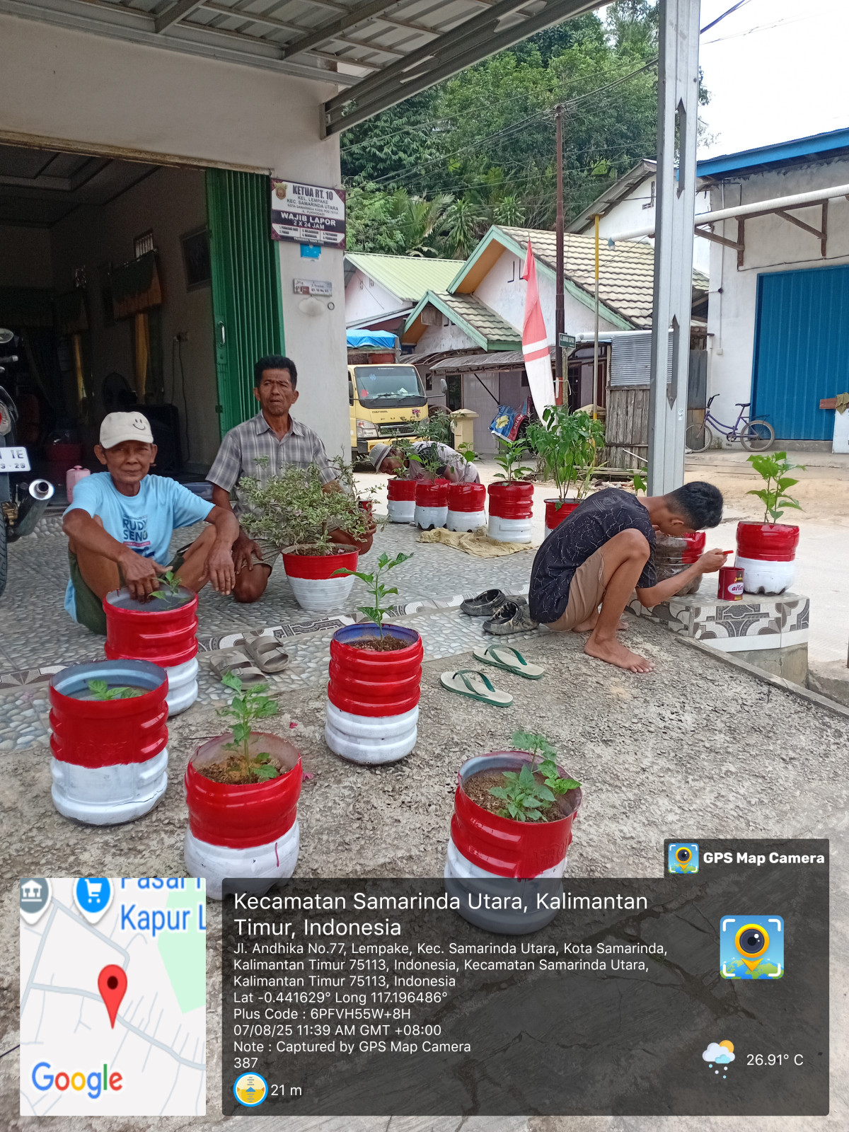 Menghias pot dan menghias jalan
