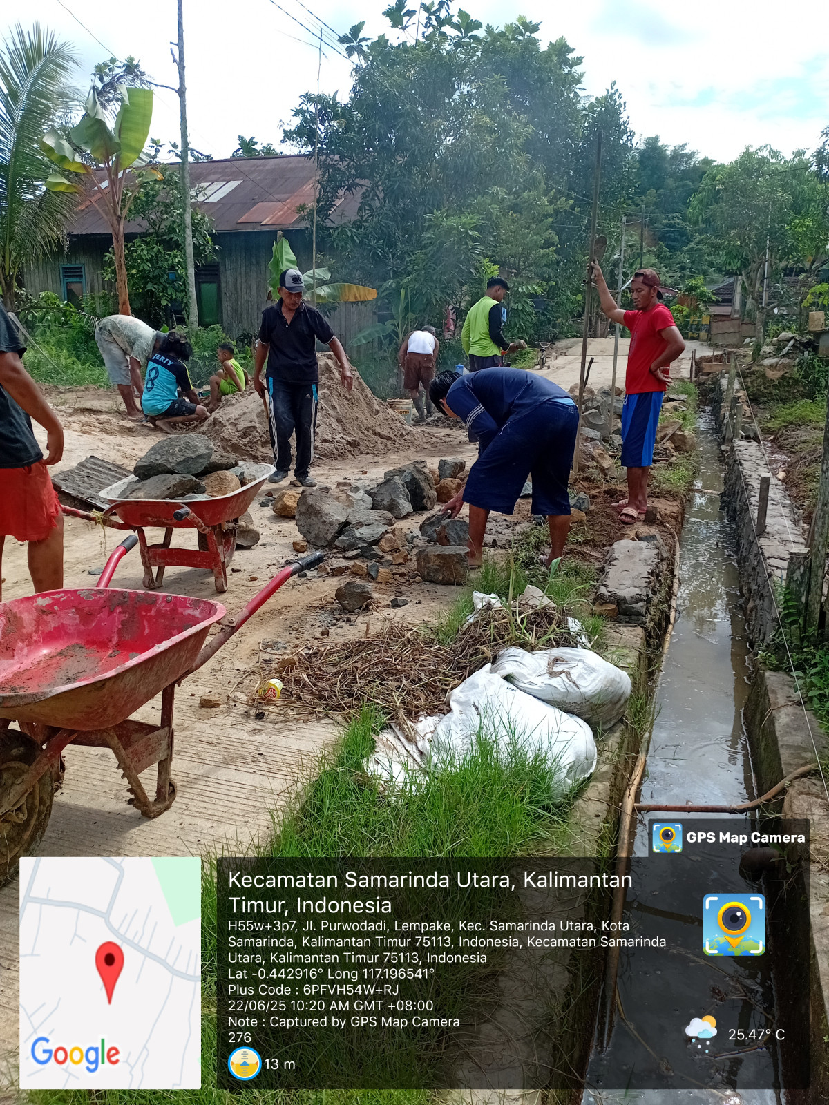 Pembuatan saluran air kotor