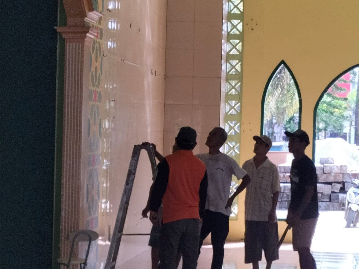 Pembongkaran asesoris masjid