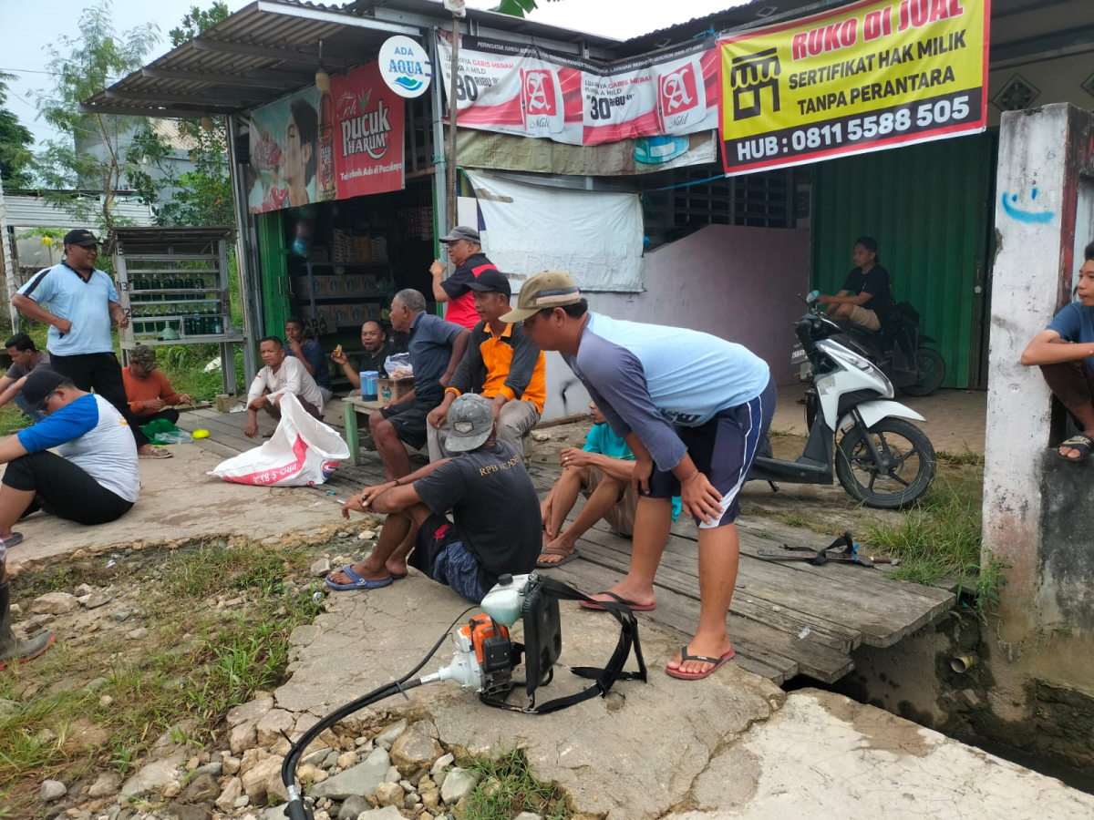 Pembersihan Parit