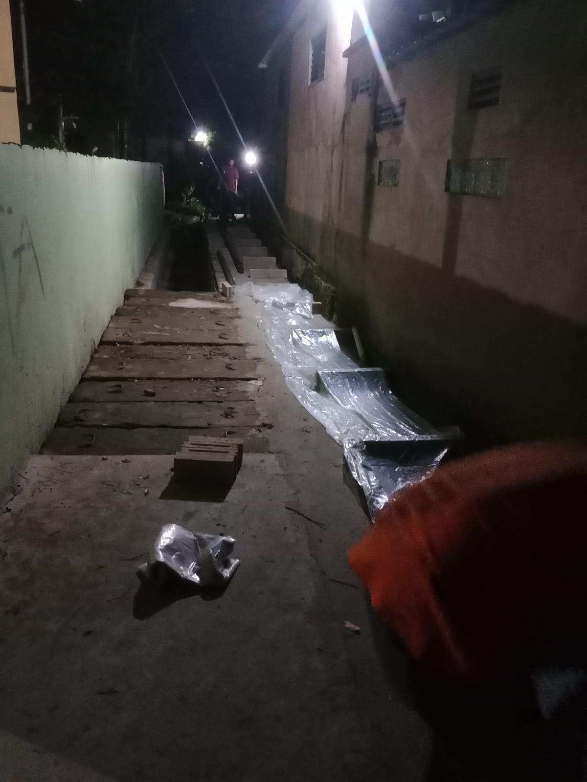 Pembuatan jalan akses ke masjid