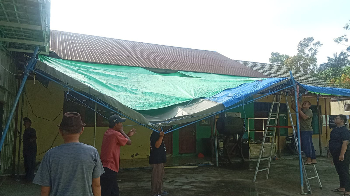 Pembersihan lingkungan Masjid