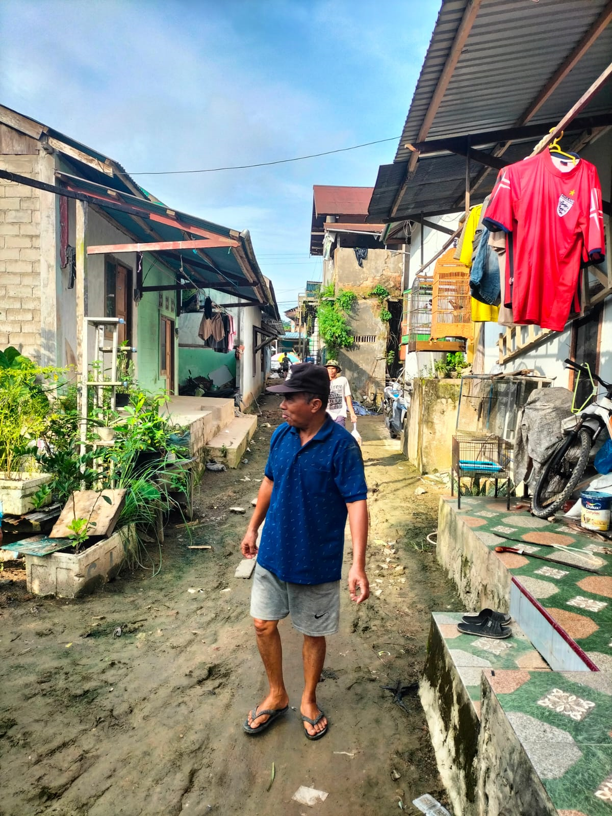 Pembersihan lokasi rencana badan jalan