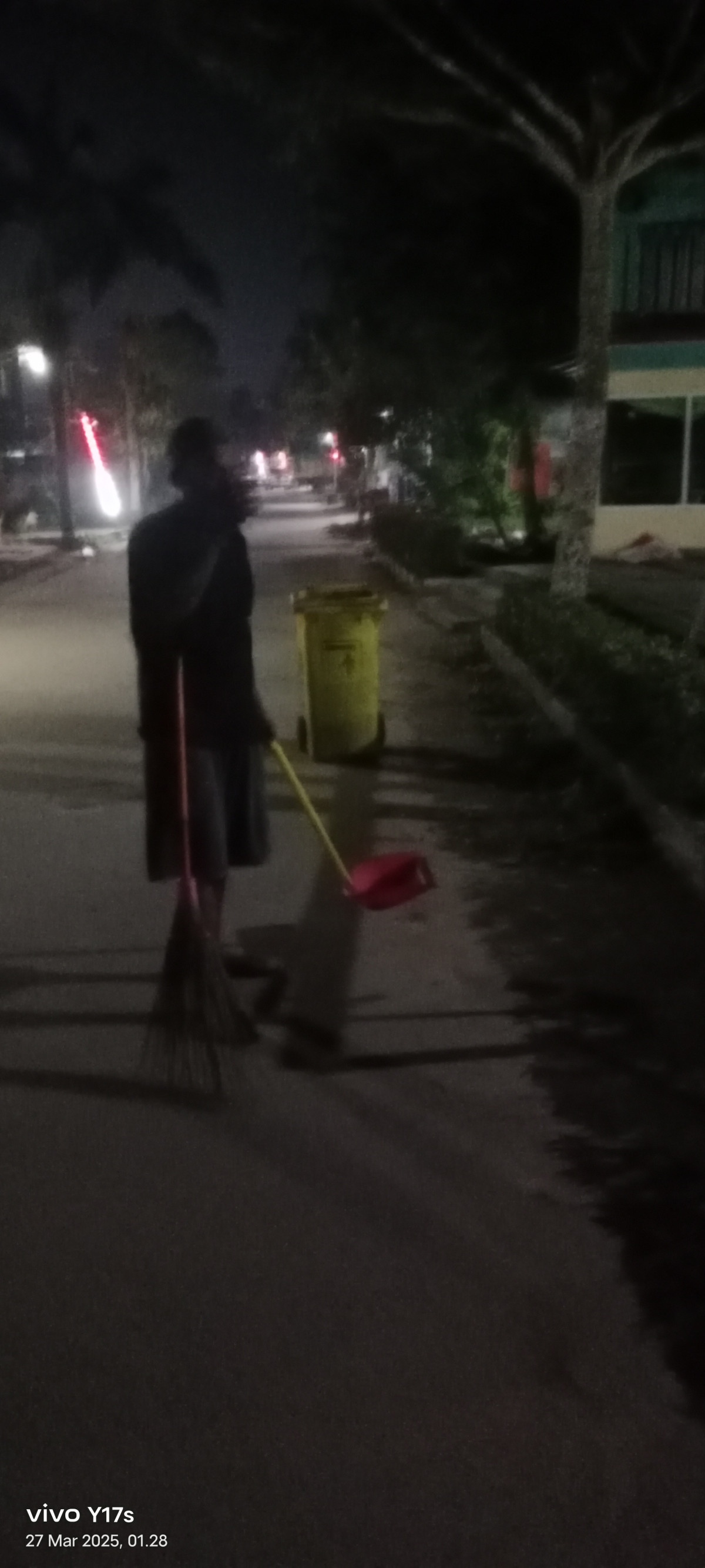 Bersih lingkungan RT. 19