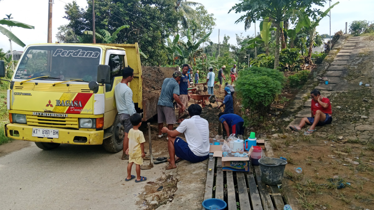 Gotong royong paret