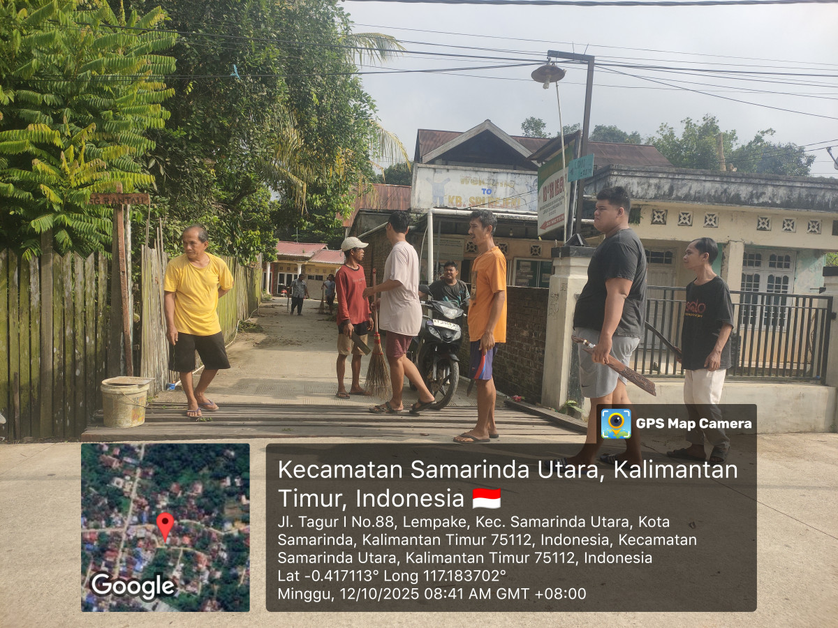 Gotong royong kebersihan lingkungan