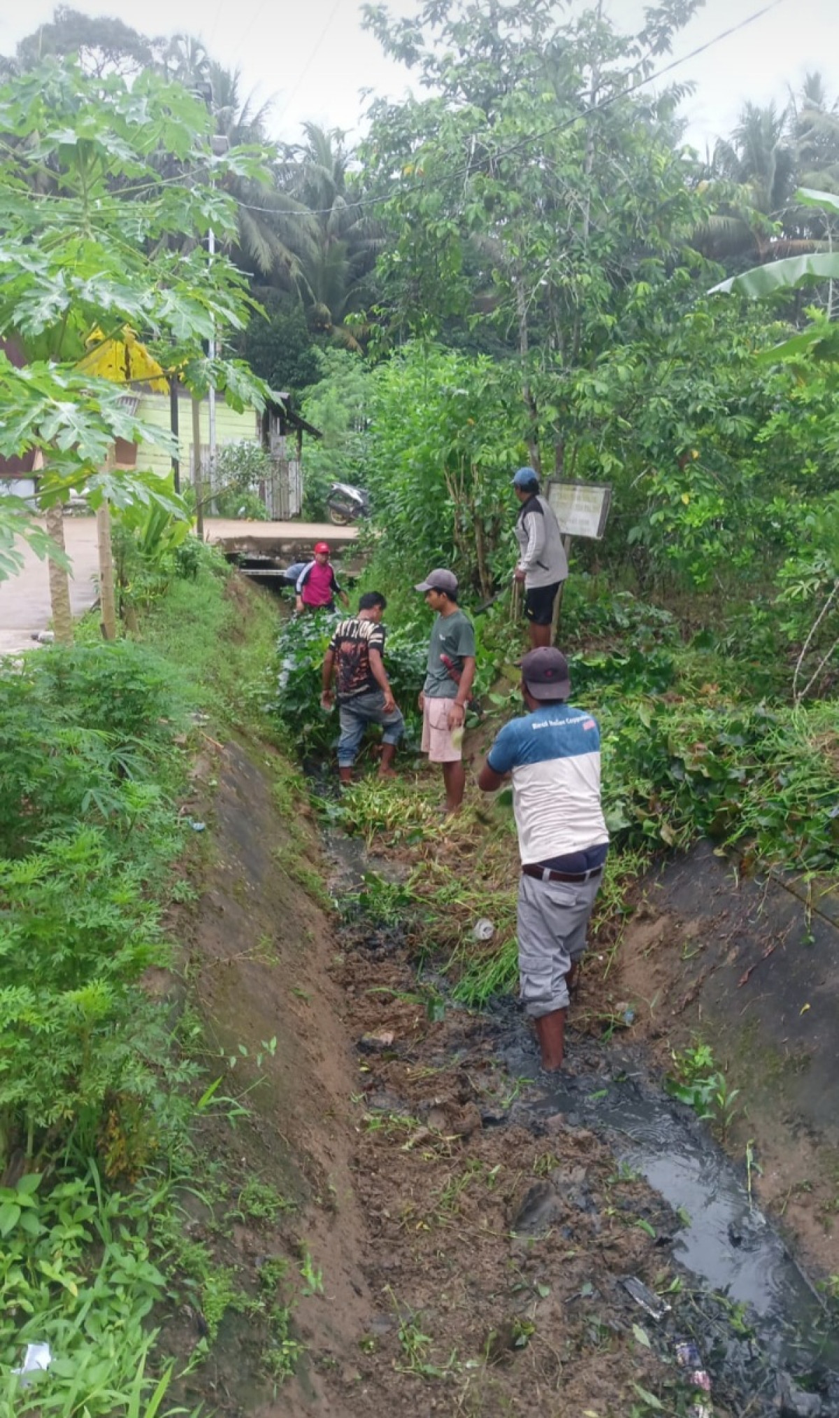 Gotong Royong Pembersihan Parit