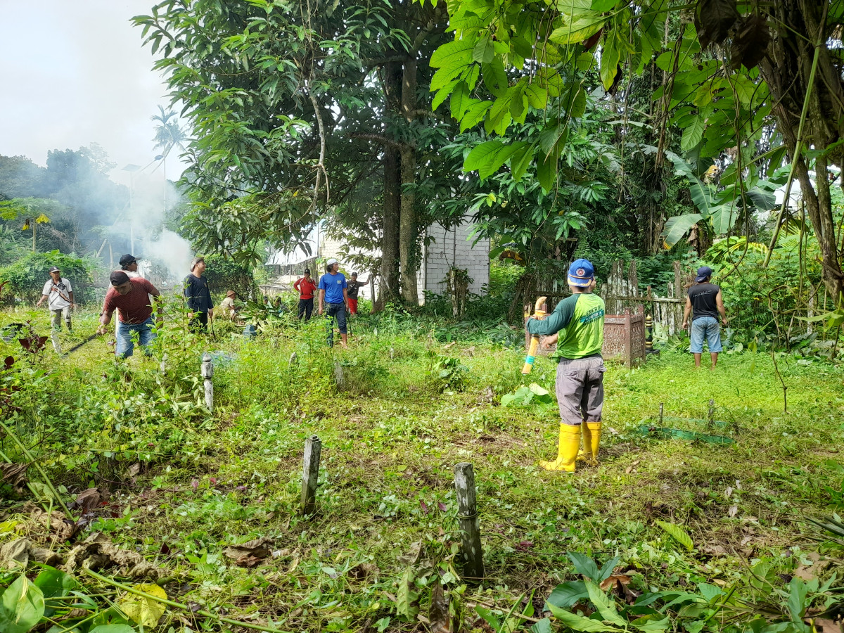 Gotong Royong Makam di Jln. Belimau