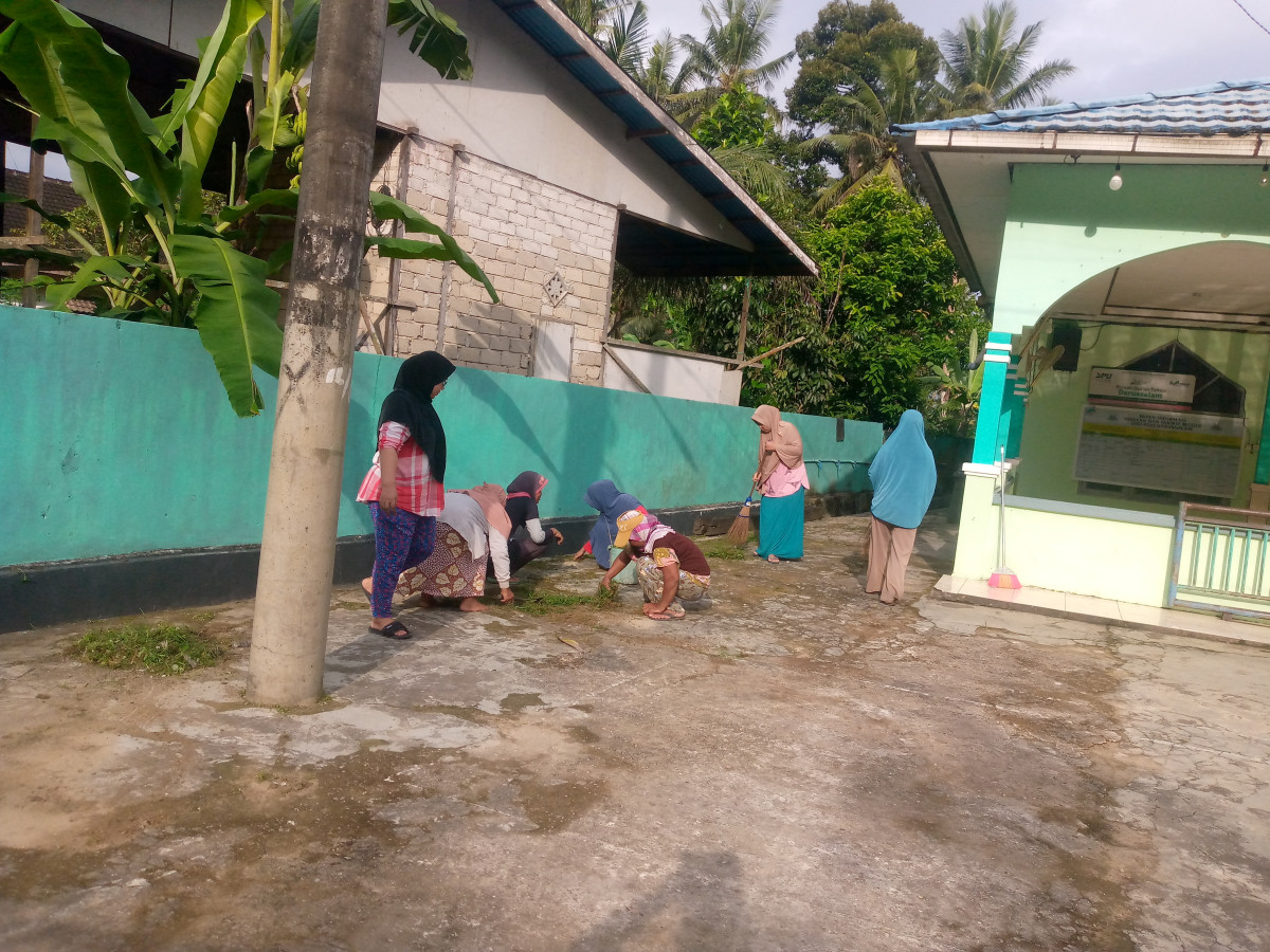 Jln giri rejo rt 25,gotong royong