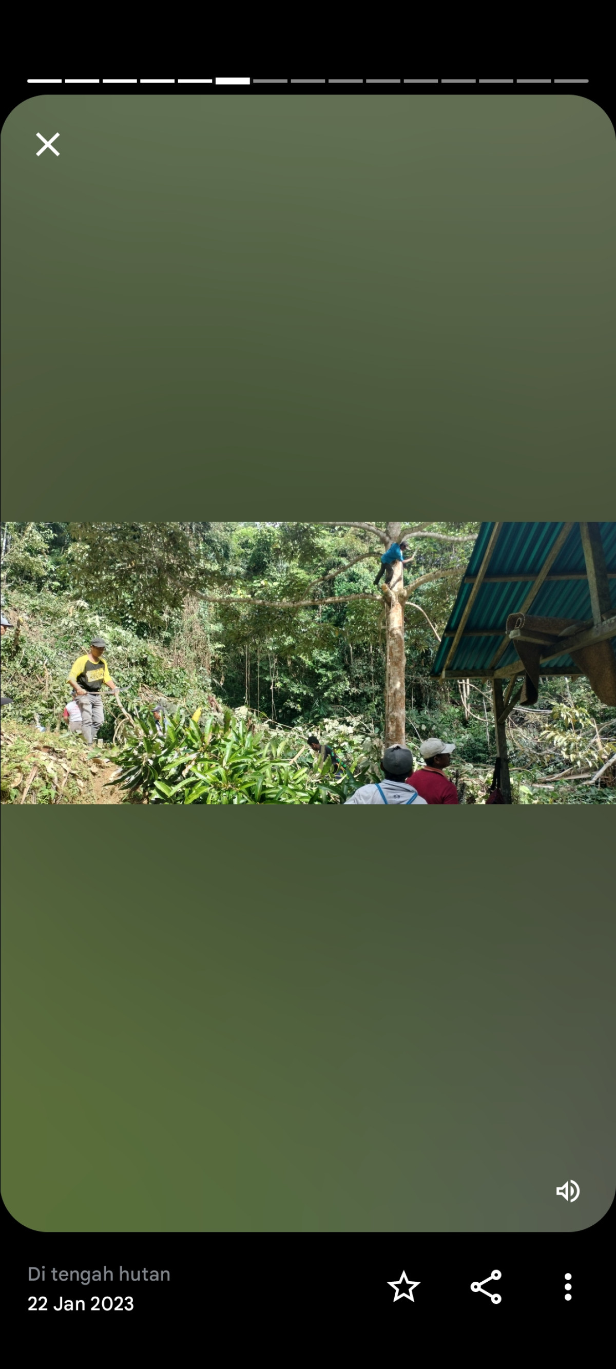 Gotong royong di makan RT 31