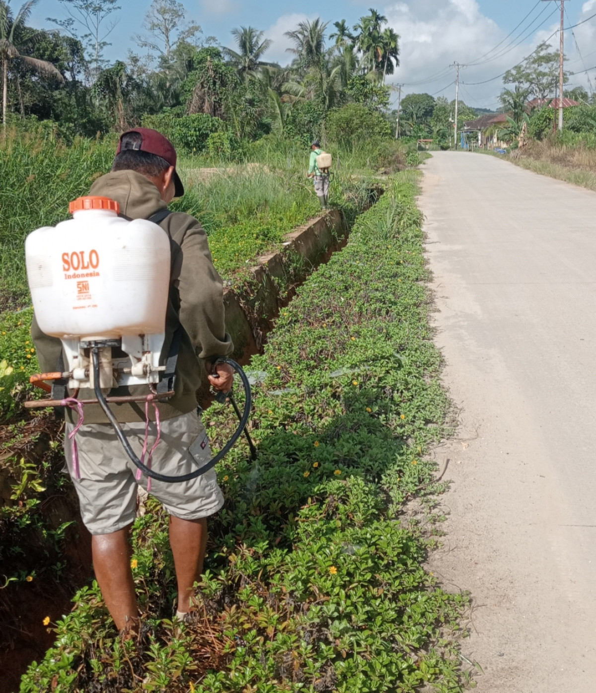 Gotong royong RT 33