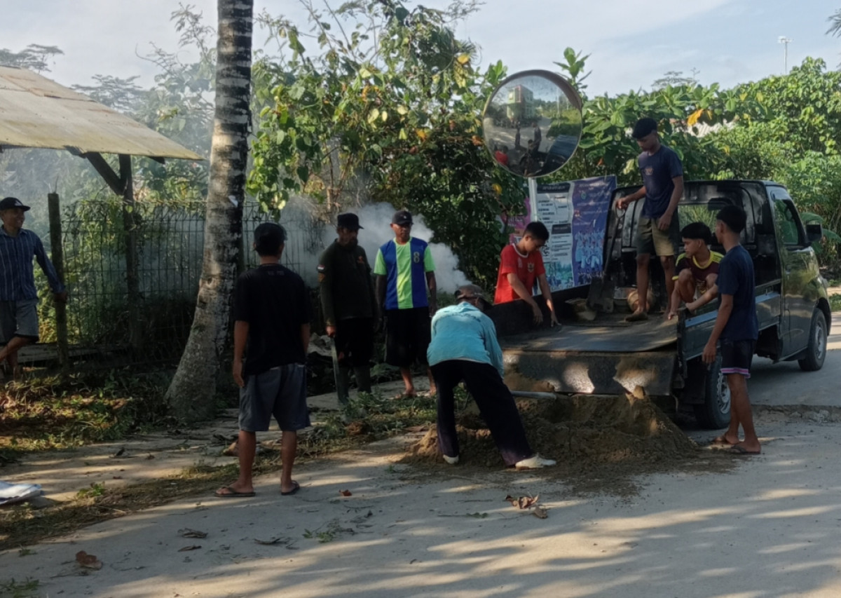 Gotong royong bersama