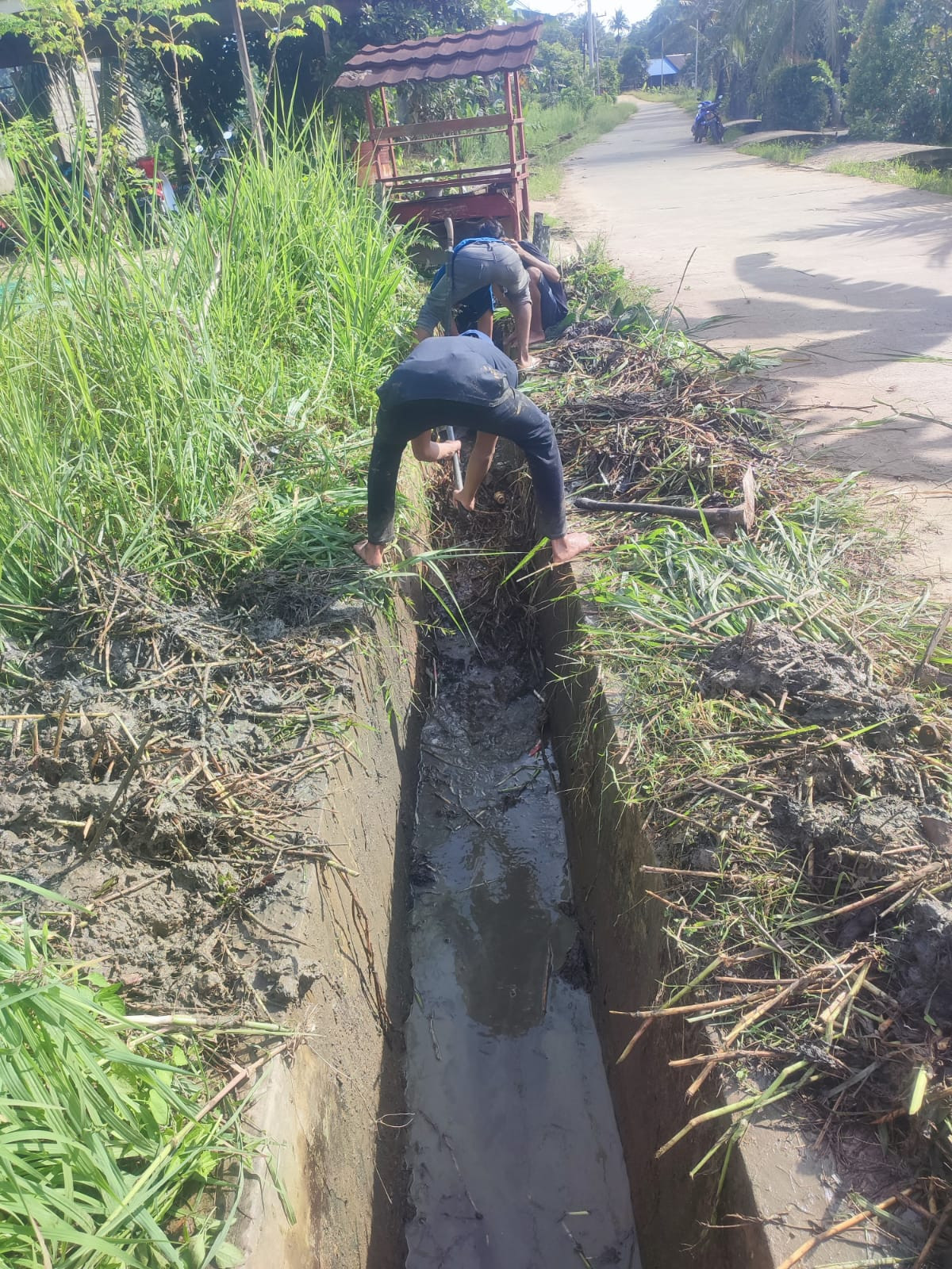 Gotong royong minggu ke dua