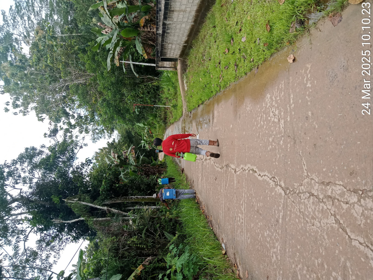 Penyepraian pinggir jalan lingkungan RT 35