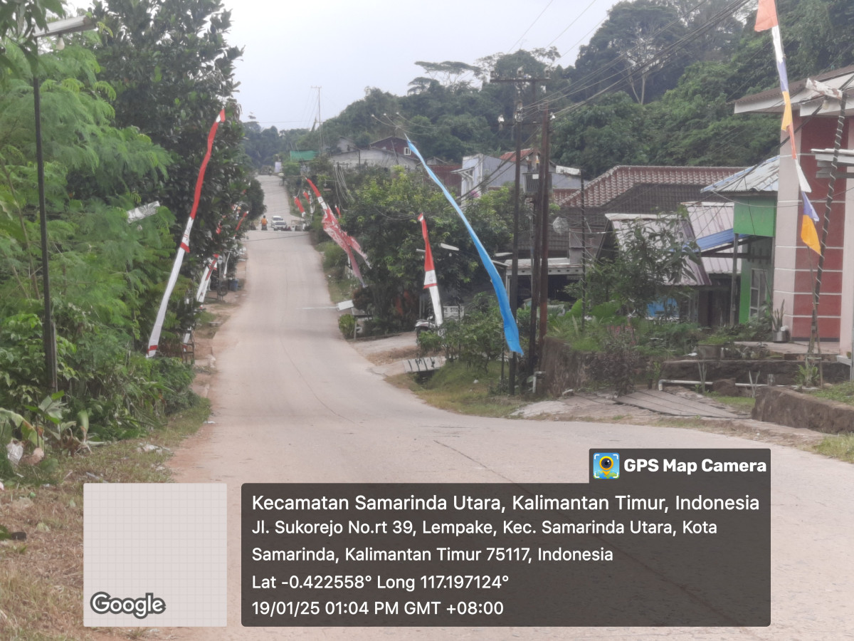 Kerjabakti membersihkan lingkungan RT. 39 Kelurahan Lempake