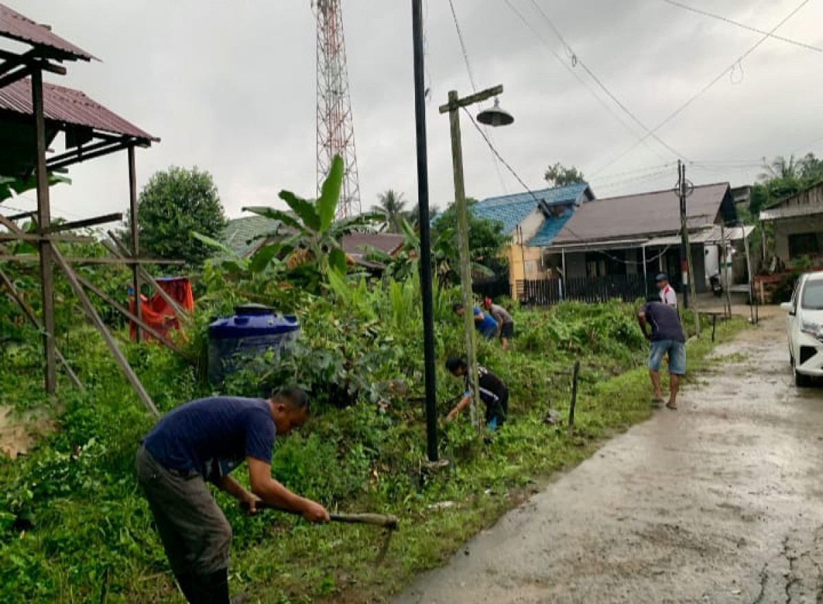 Kerja bakti di mufakat 4