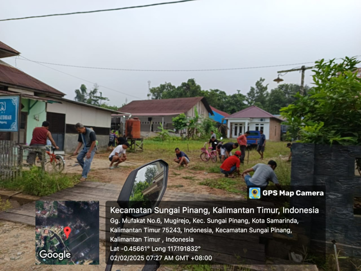 Kerja bakti di RT 45