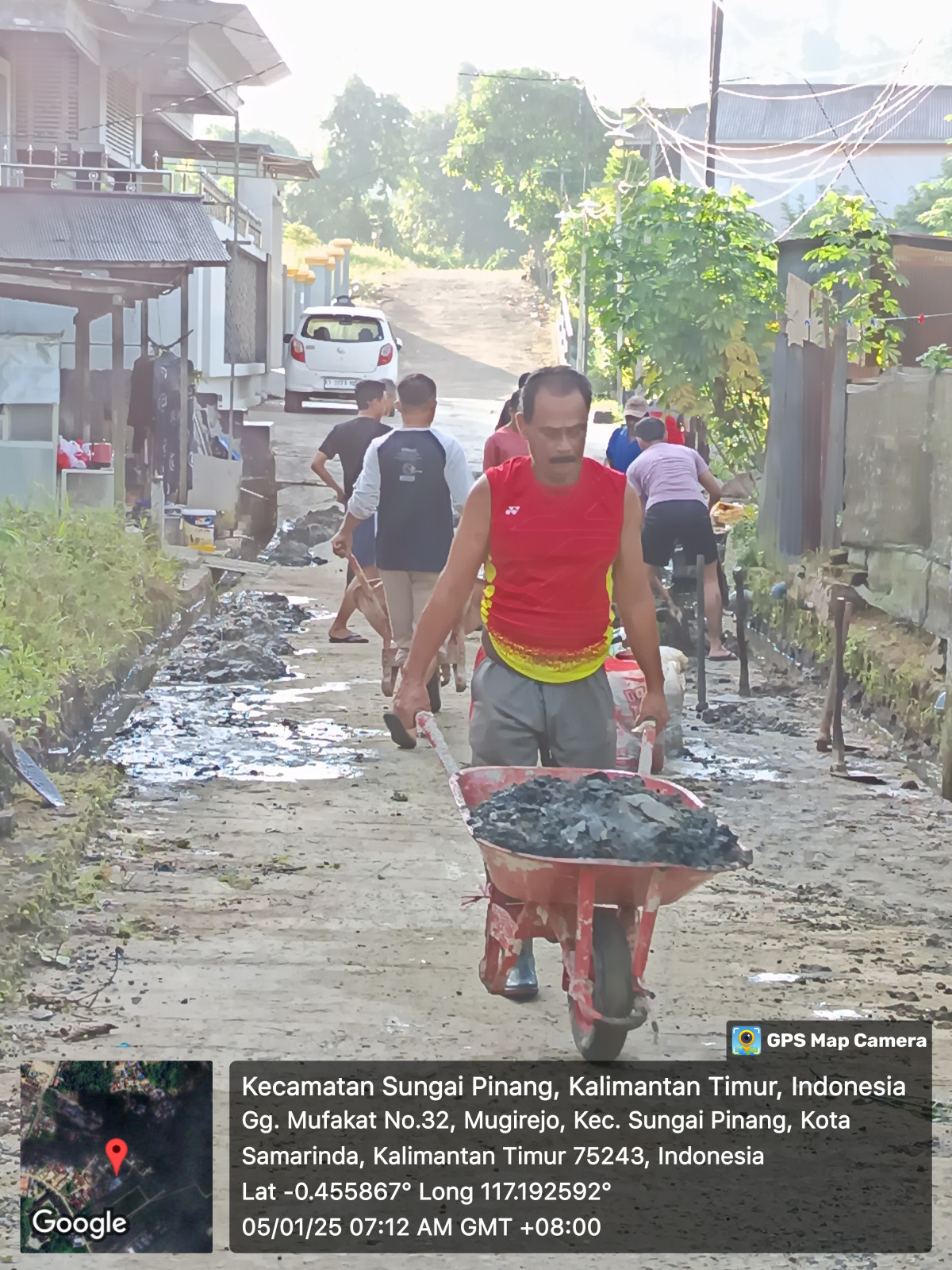 Pembersihan parit di mufakat 5