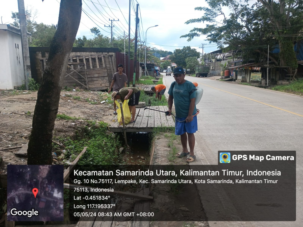 Kerja bakti warga RT 46
