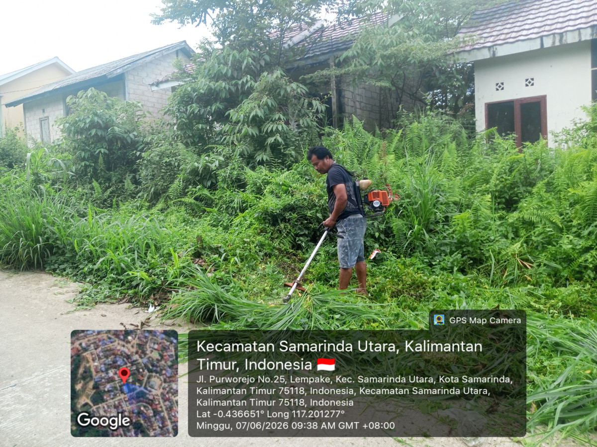Potong Rumput dan ilalang Cluster Anggi 2
