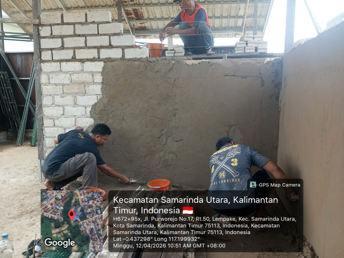 Gotong Royong di Makam Al Baasith