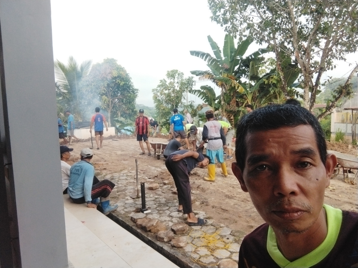 Kerja bhakti makam al bhasit