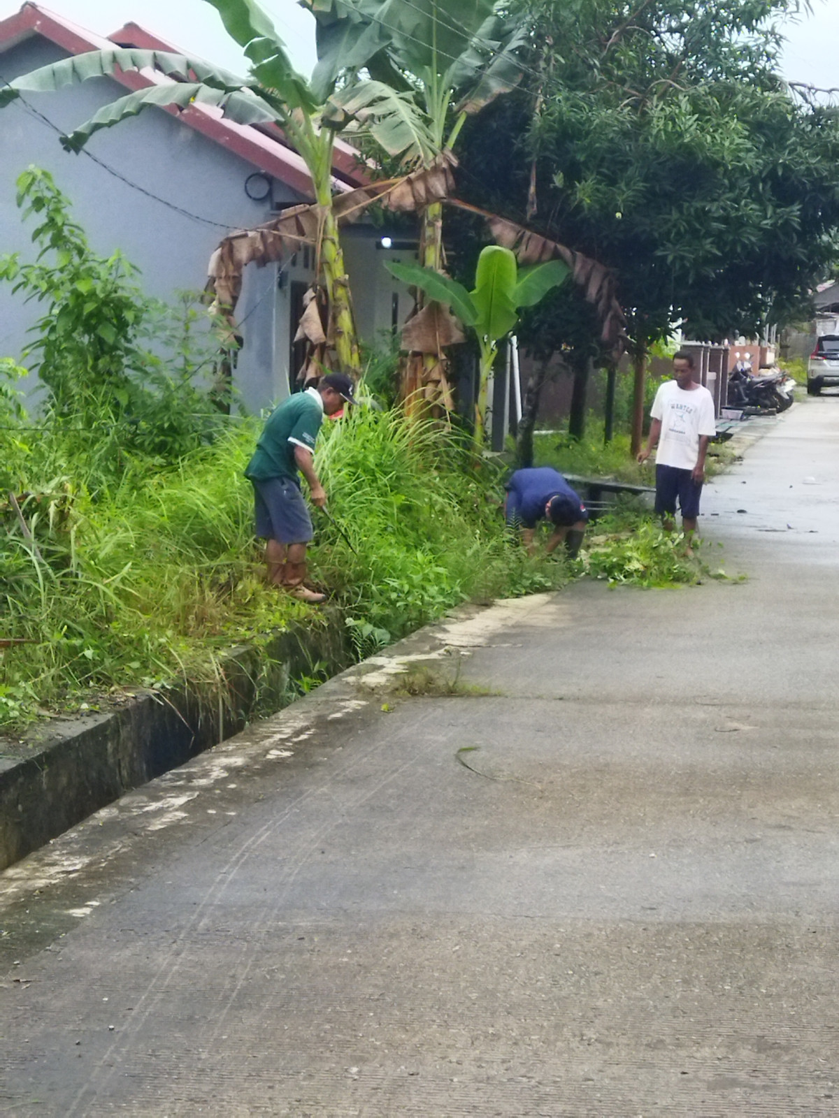 Kerja bhakti lingkungan