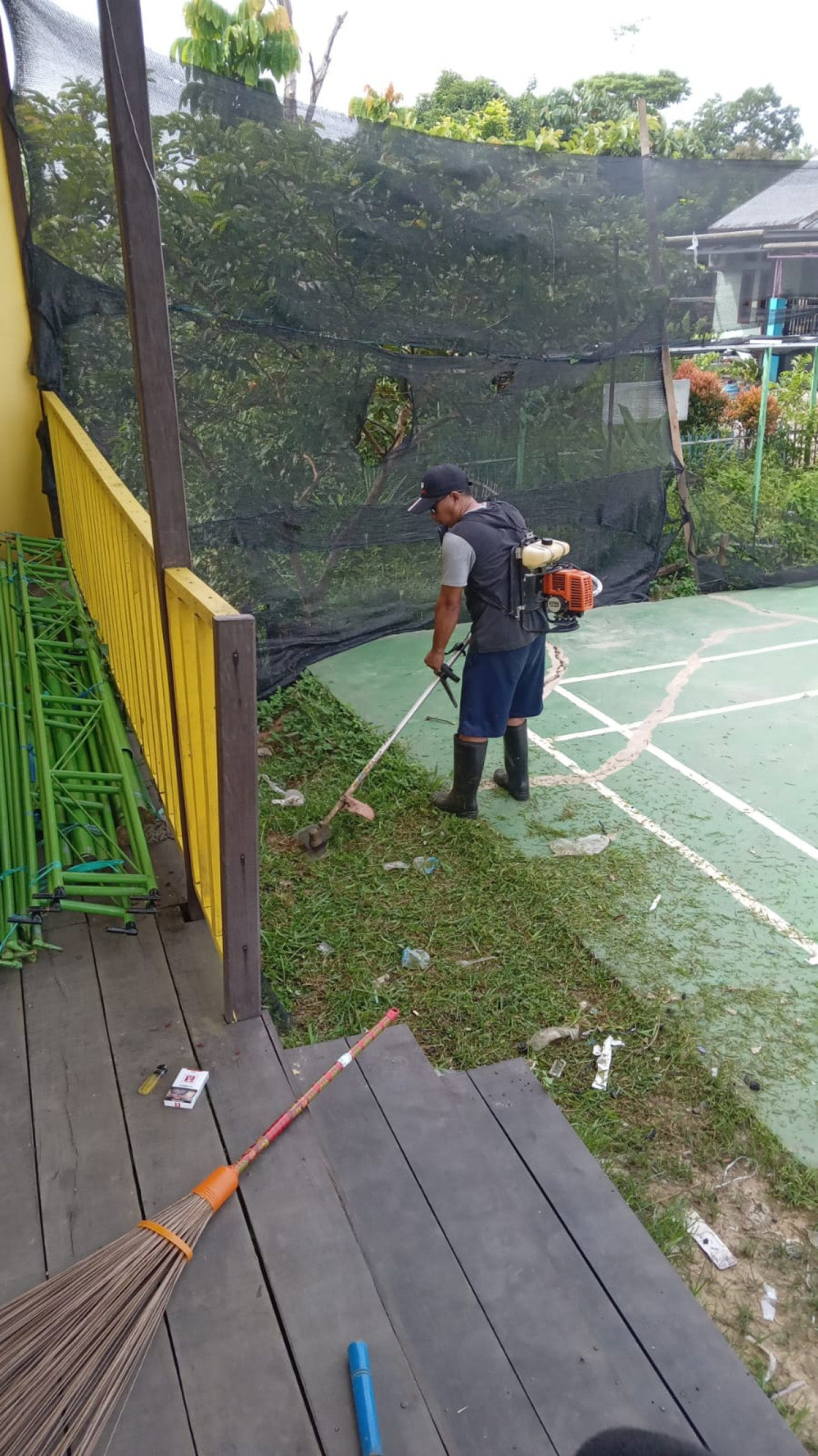 Kebersihan Lapangan Fasum RT 52