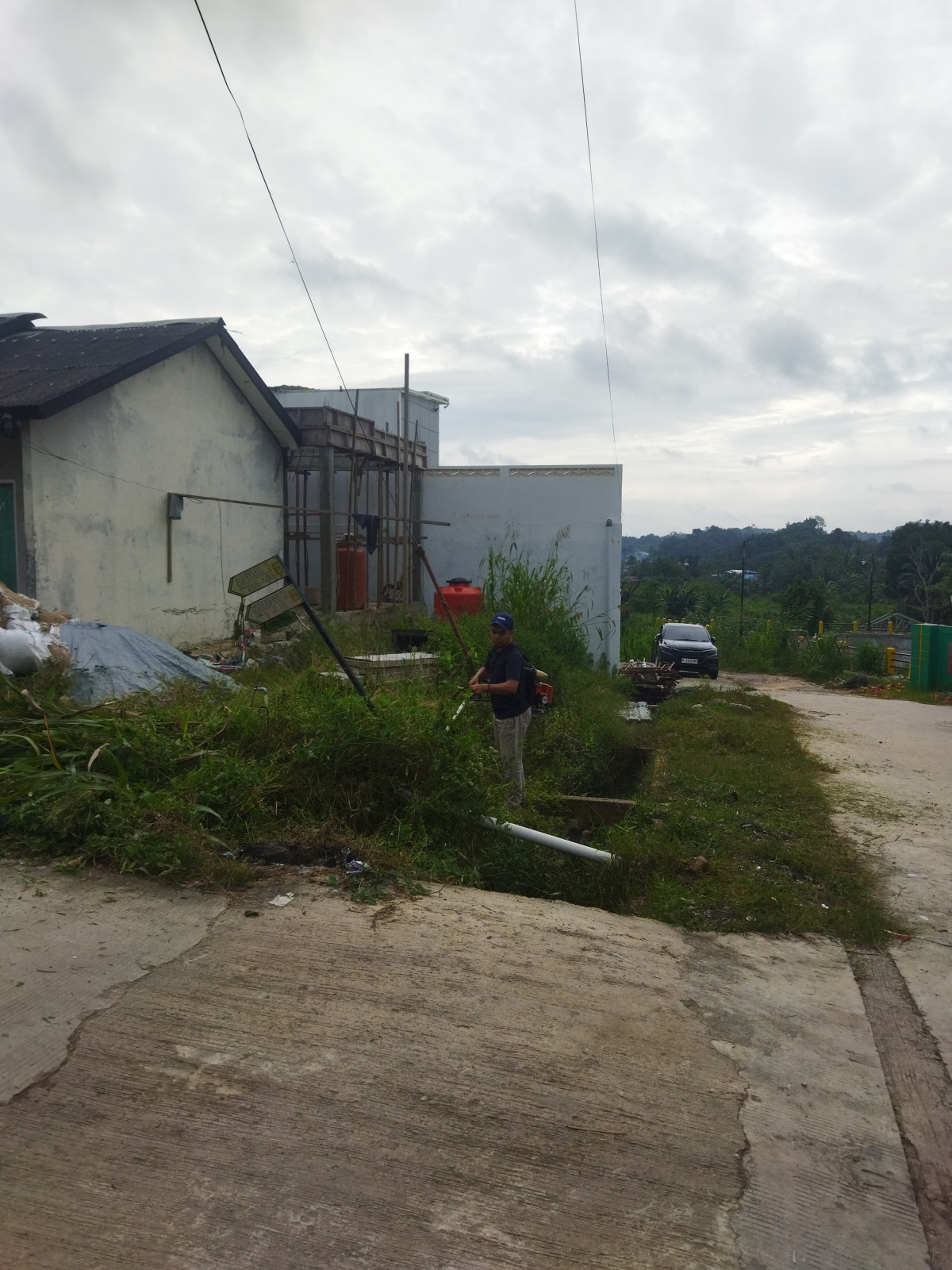 Gotong Royong Sekitar Makam Perum