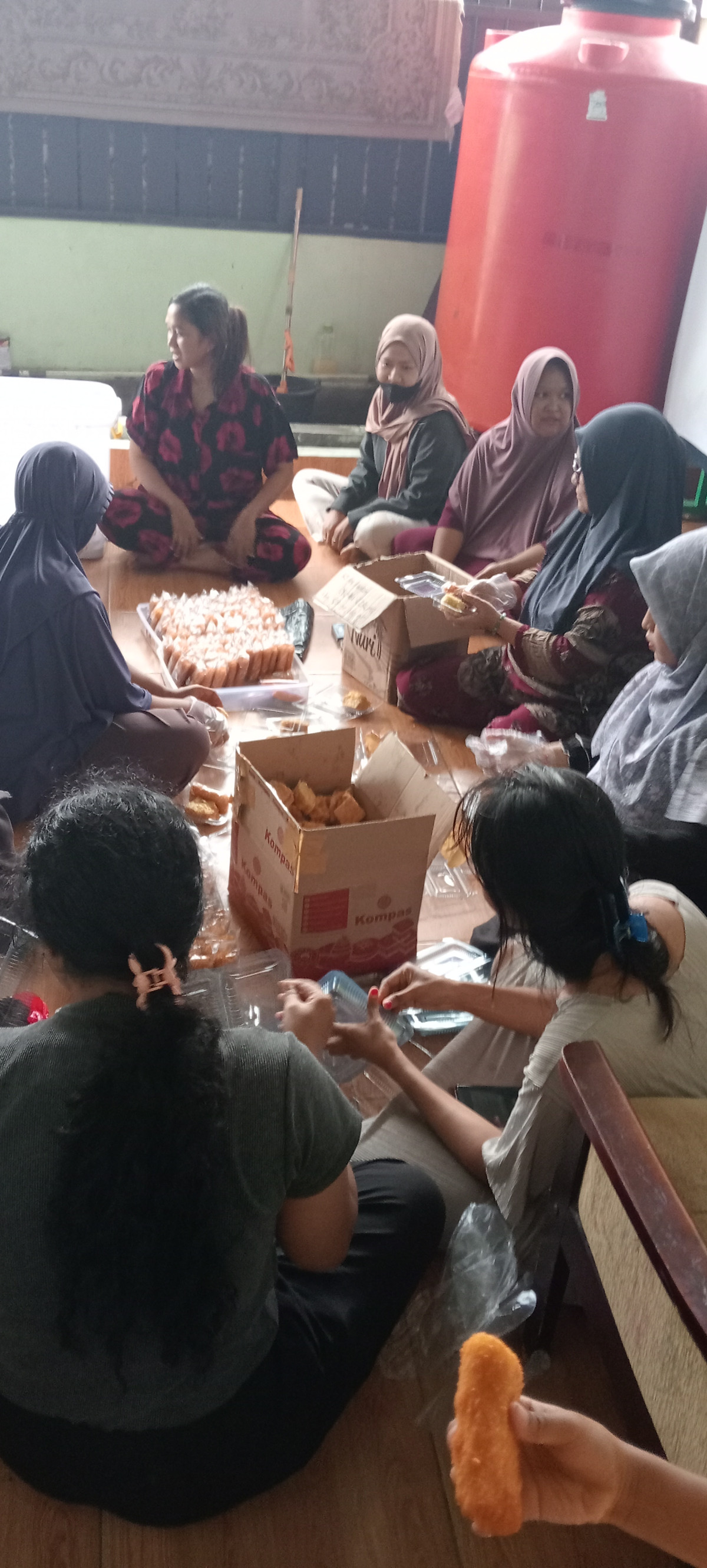 Pengepakan menu ta'jil sebanyak 180 pcs, secara rutin selama 5 hari dari satu Romadhon hingga 5 Romadhon