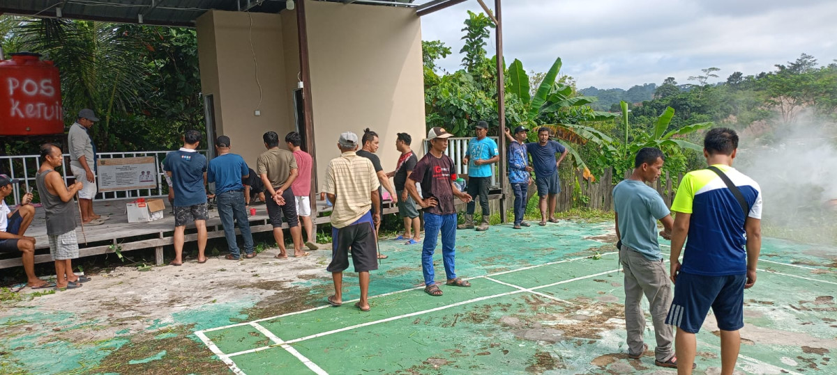 Pembersihan Sampah dan Rumput