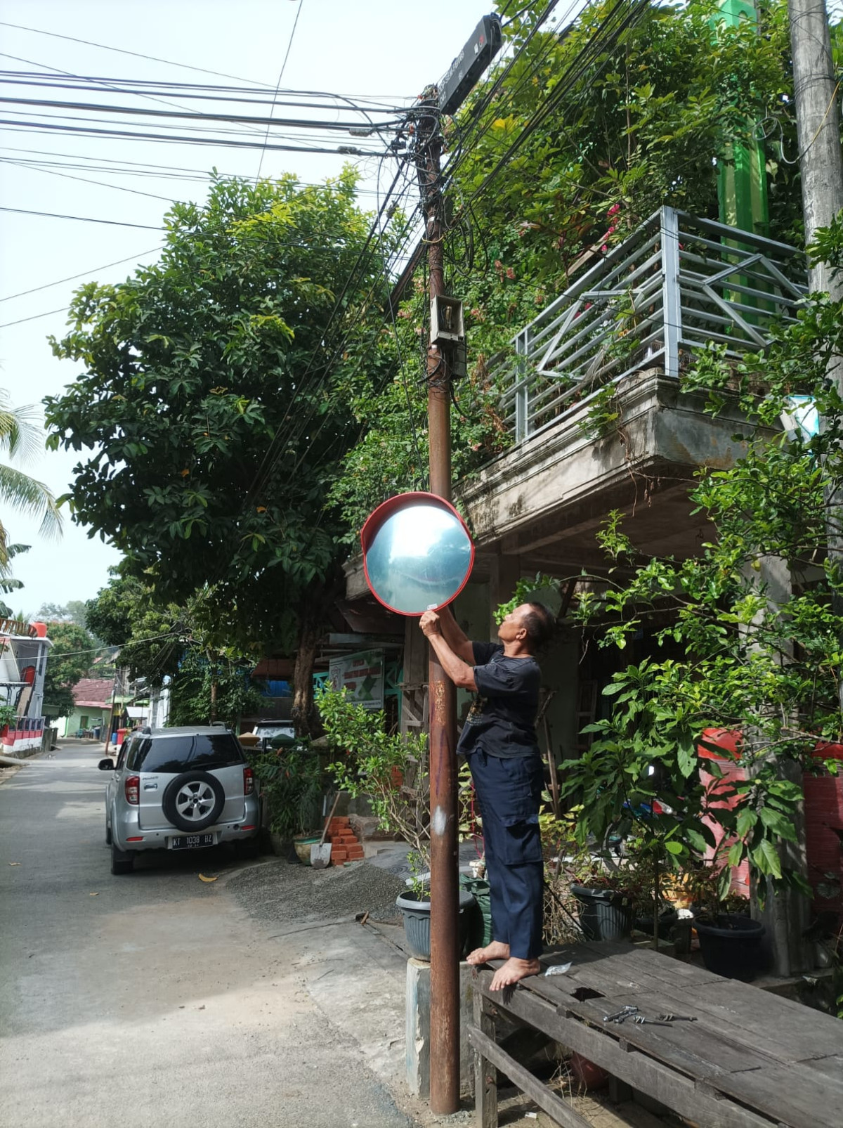 GOTONG ROTONG RT. 03