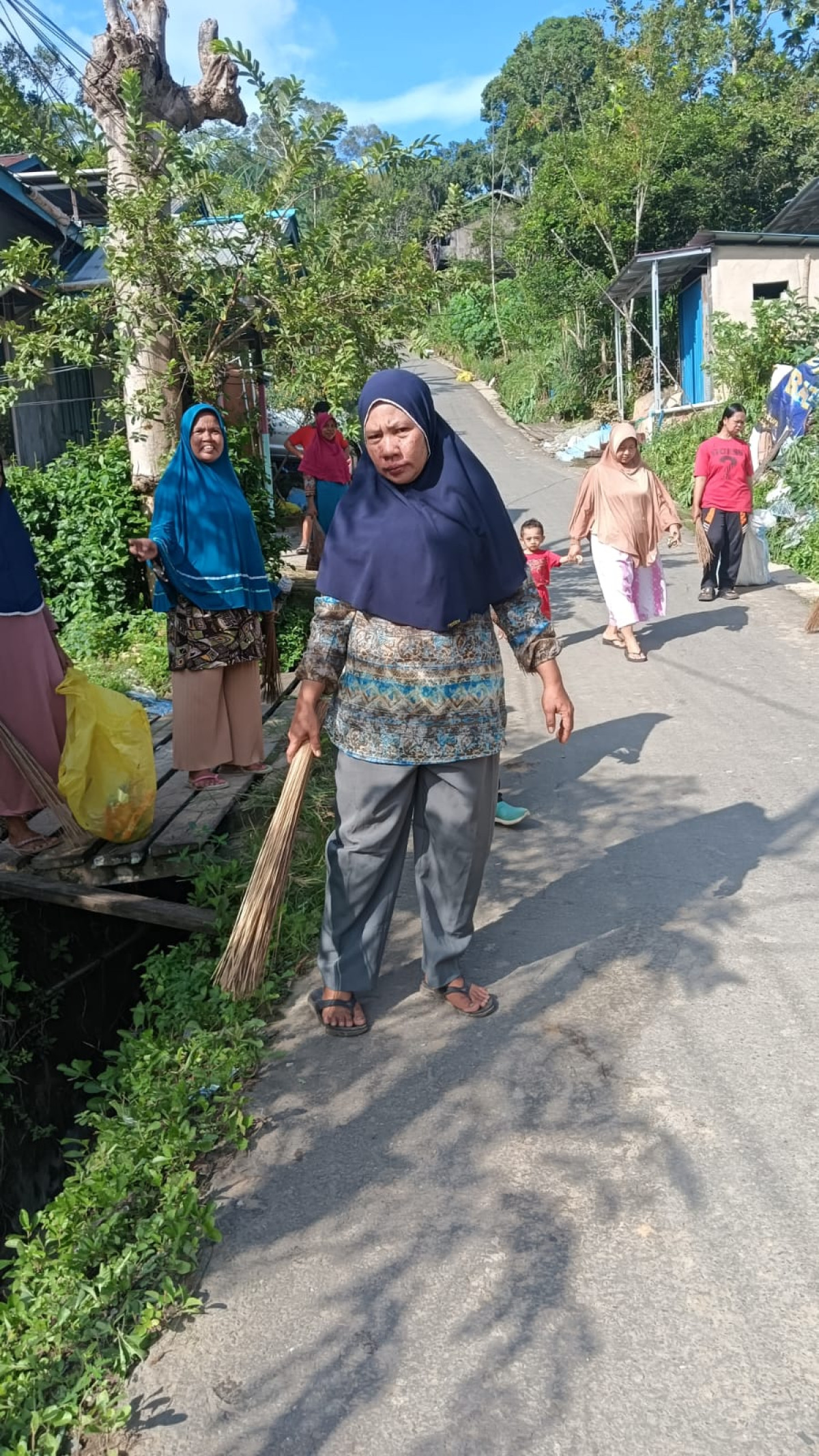 GOTONG ROYONG RT 06