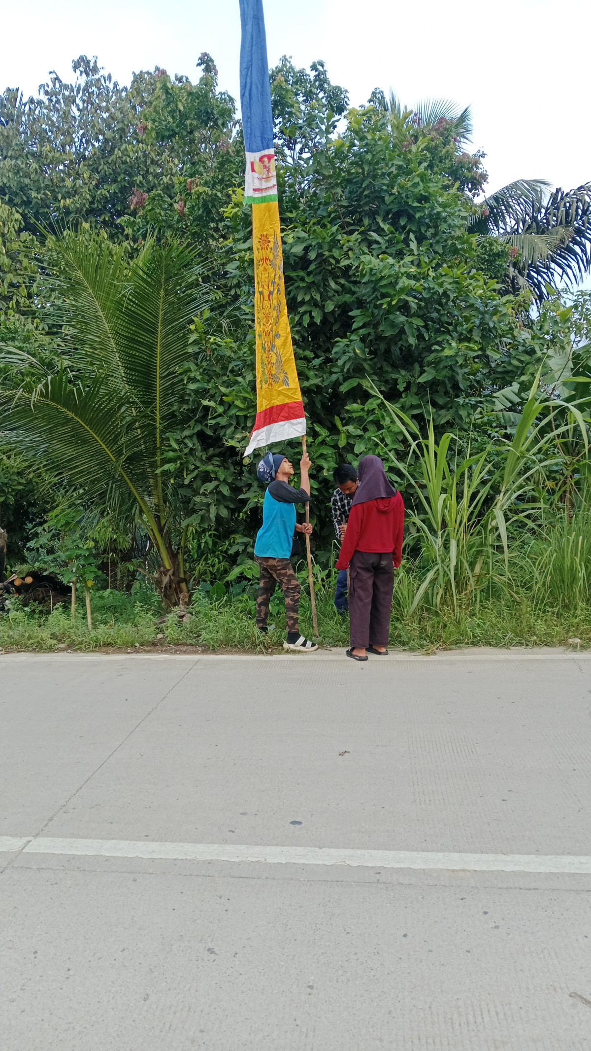 Pemasangan umbul umbul