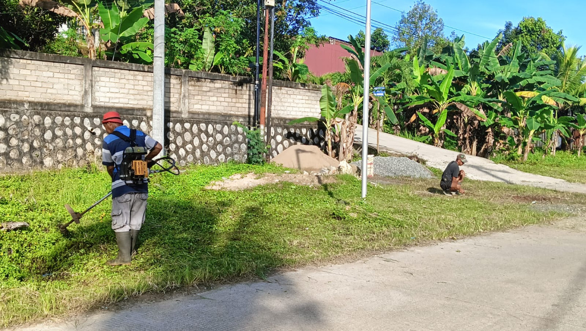 Gotong Royong warga dalam kegiatan Lingkungan Bersih
